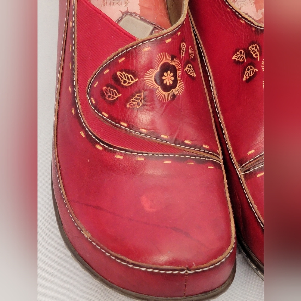 L'Artiste Spring Step Burbank Red Floral Women's Loafers/Clogs Size 41/9.5-10 - Picture 5 of 9